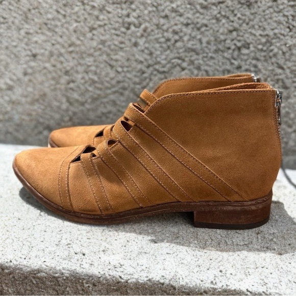 New Free People 'Swept Away' Cutout Suede Bootie Ankle Shoes Tan Leather US9/9.5 - Picture 8 of 17